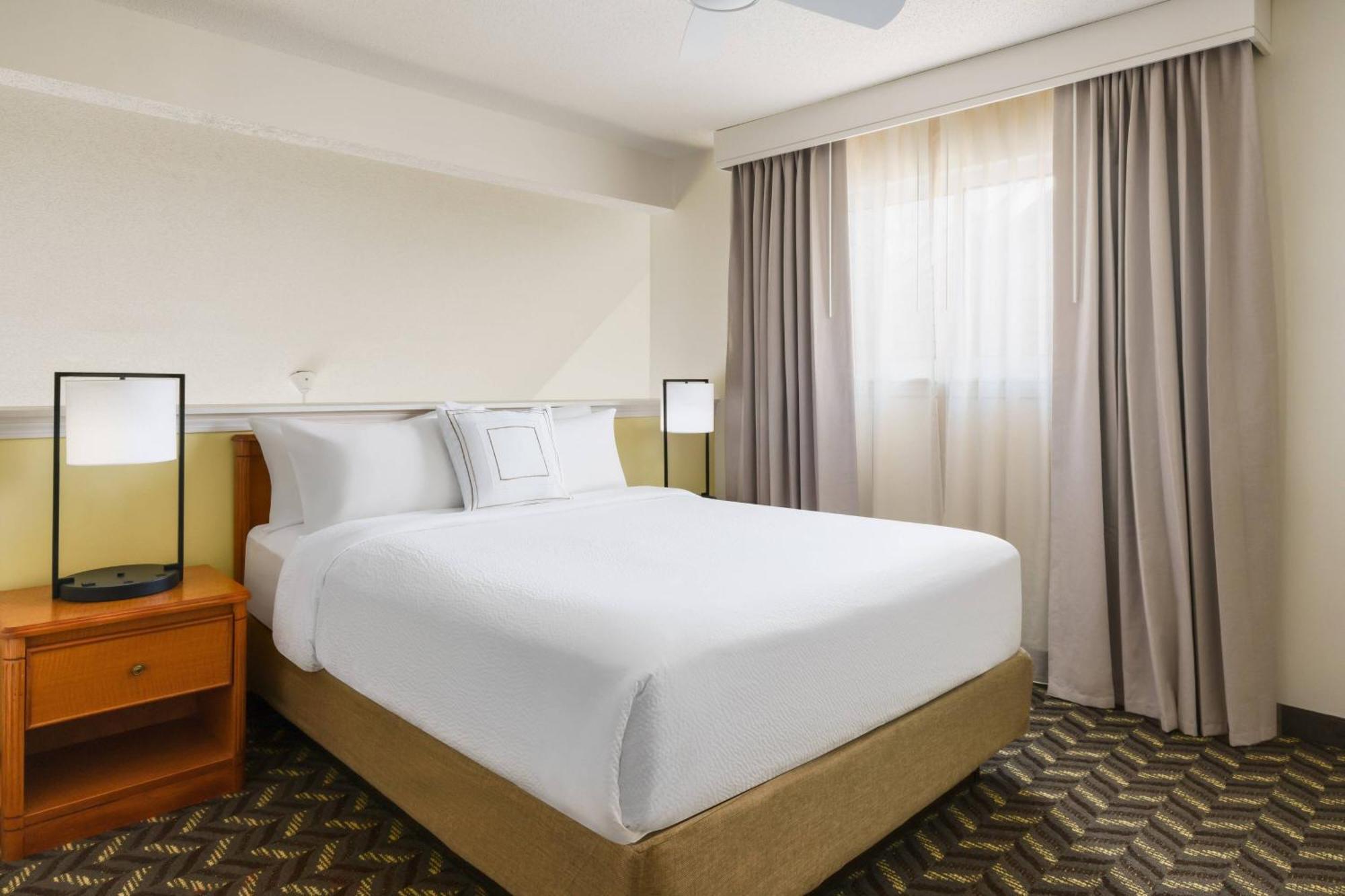 Residence Inn Hartford Уиндзър Екстериор снимка