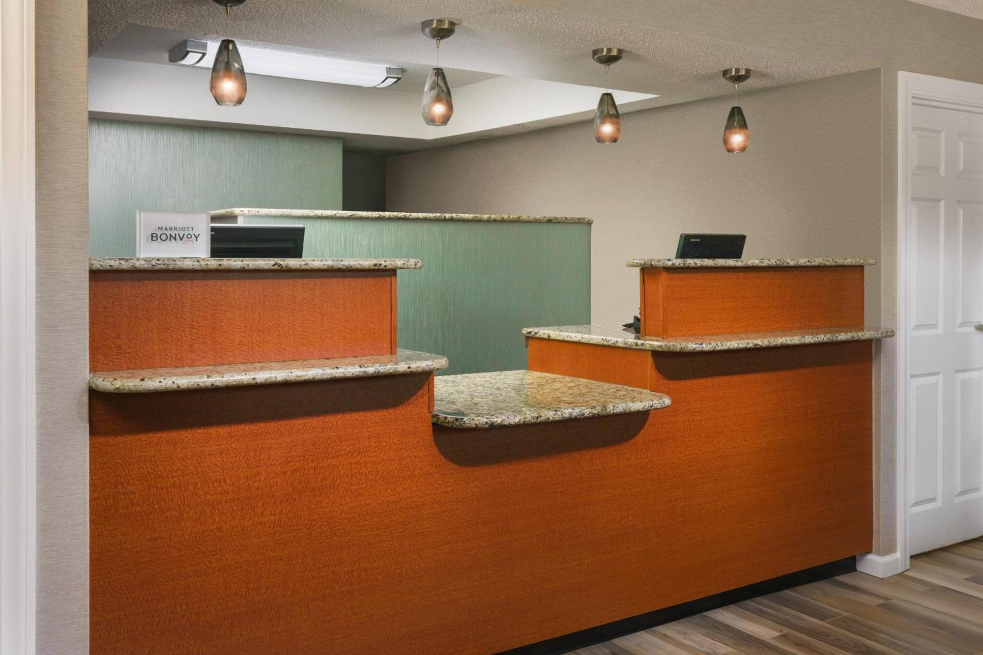 Residence Inn Hartford Уиндзър Екстериор снимка
