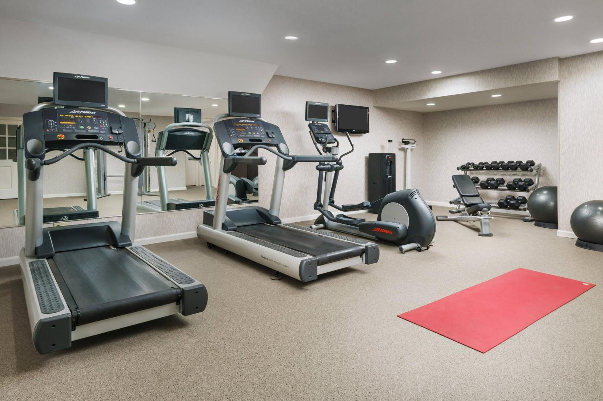 Residence Inn Hartford Уиндзър Екстериор снимка